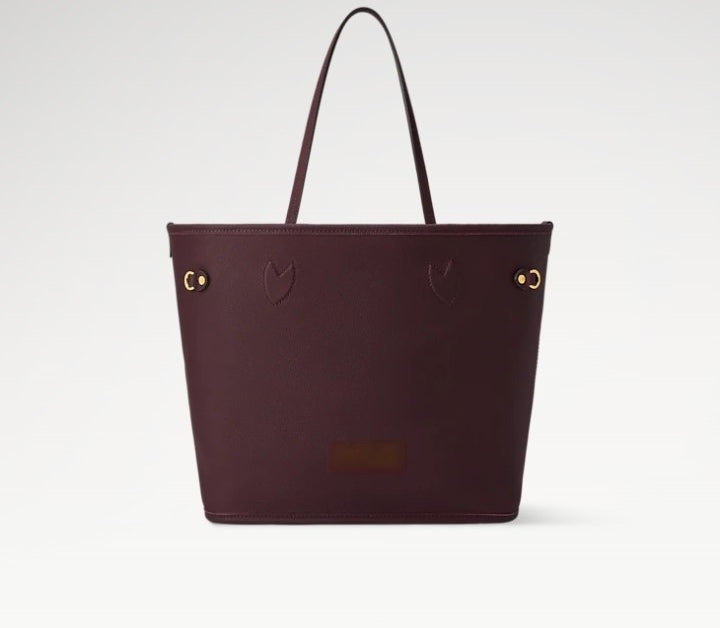 tote bag in calfskin leather.